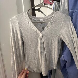 Garage Taylor Henley top